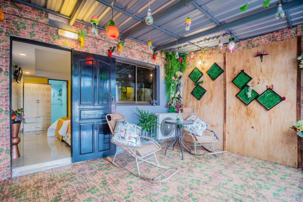 Menulis Coolly House Patong Bed & Breakfast Exterior foto