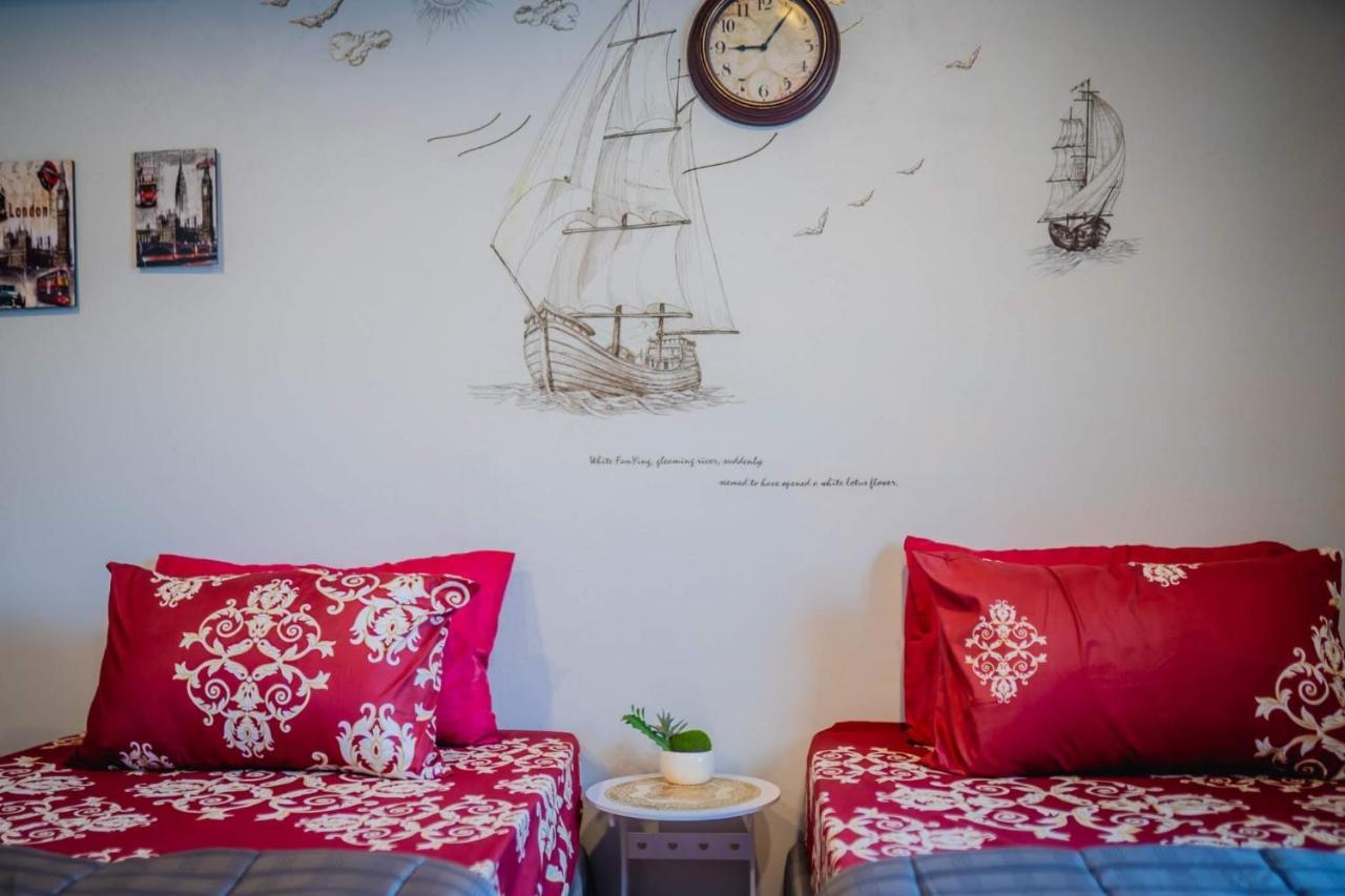 Menulis Coolly House Patong Bed & Breakfast Exterior foto