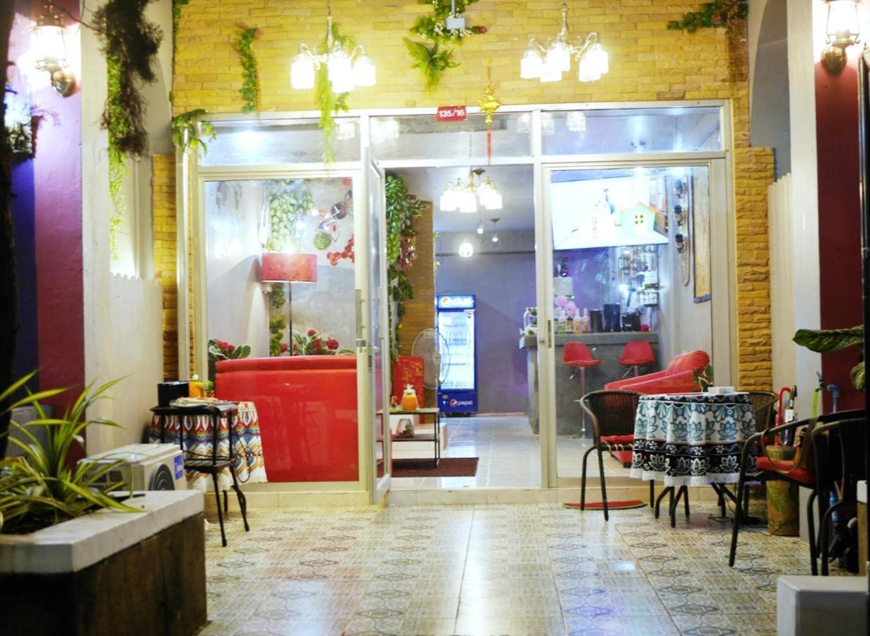 Menulis Coolly House Patong Bed & Breakfast Exterior foto