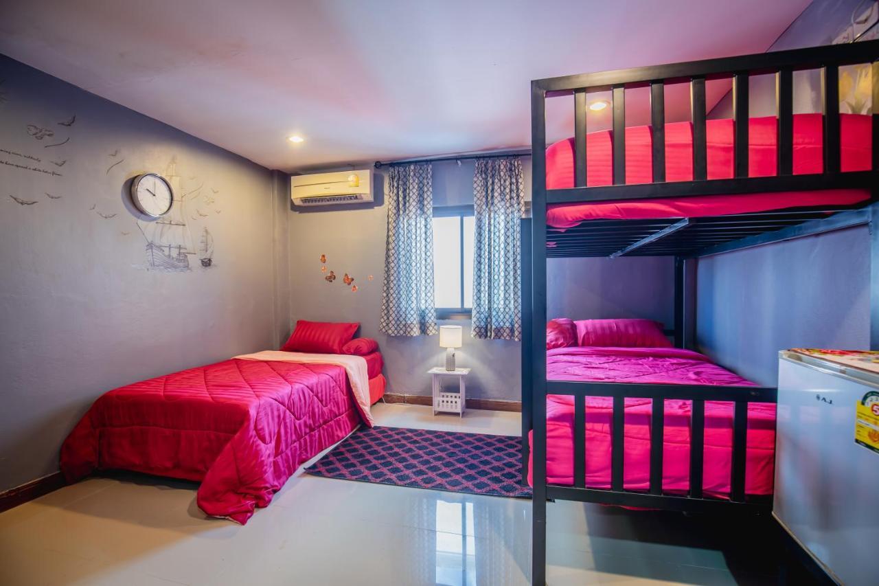 Menulis Coolly House Patong Bed & Breakfast Exterior foto