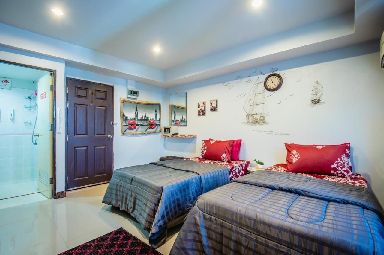 Menulis Coolly House Patong Bed & Breakfast Exterior foto